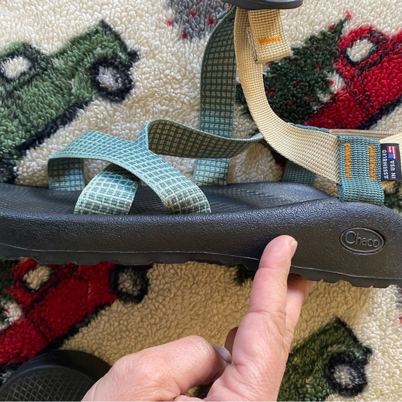 Chaco Outsiders Green and Black Strappy Sandals - Picture 9 of 10